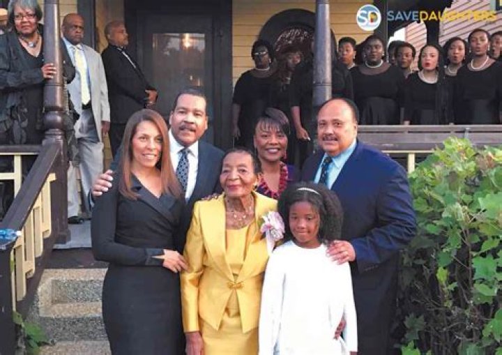 Leah Weber Biography, Age, Height, Husband, Net Worth, Family