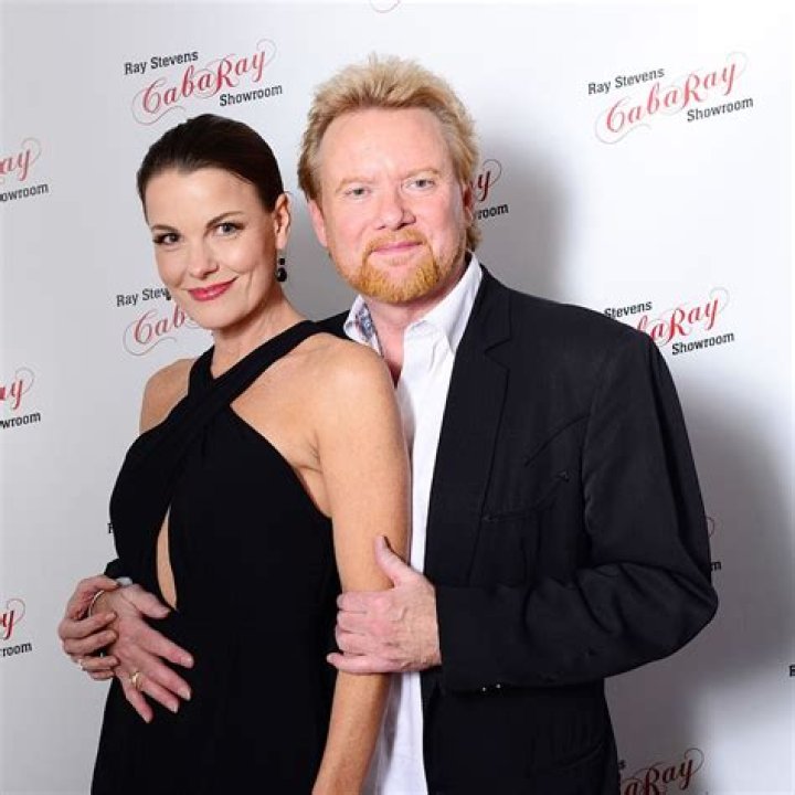 Lee Roy Parnell Biography, Age, Height, Wife, Net Worth, Family