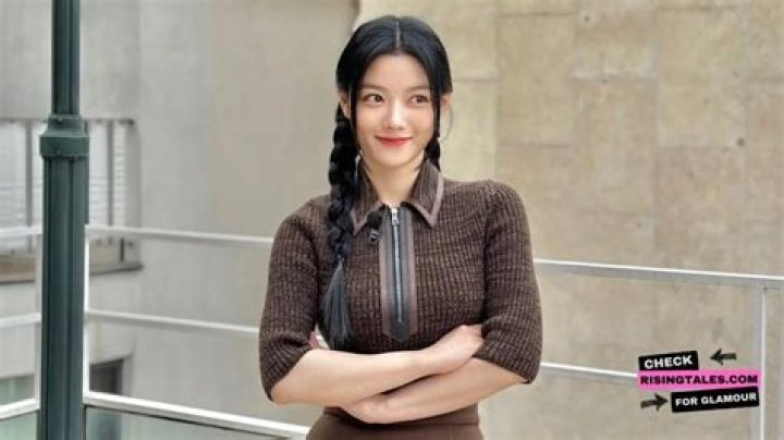 Lee Yoo-jin Biography, Age, Height, Husband, Net Worth, Family