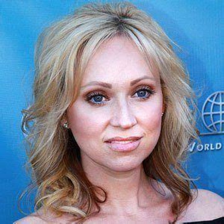 Leigh-Allyn Baker Biography, Age, Height, Husband, Net Worth, Family