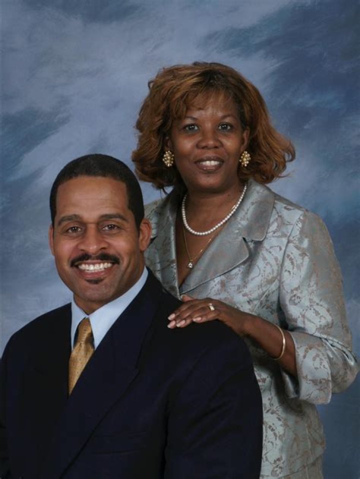 Leland L. Jones Biography, Age, Height, Wife, Net Worth, Family