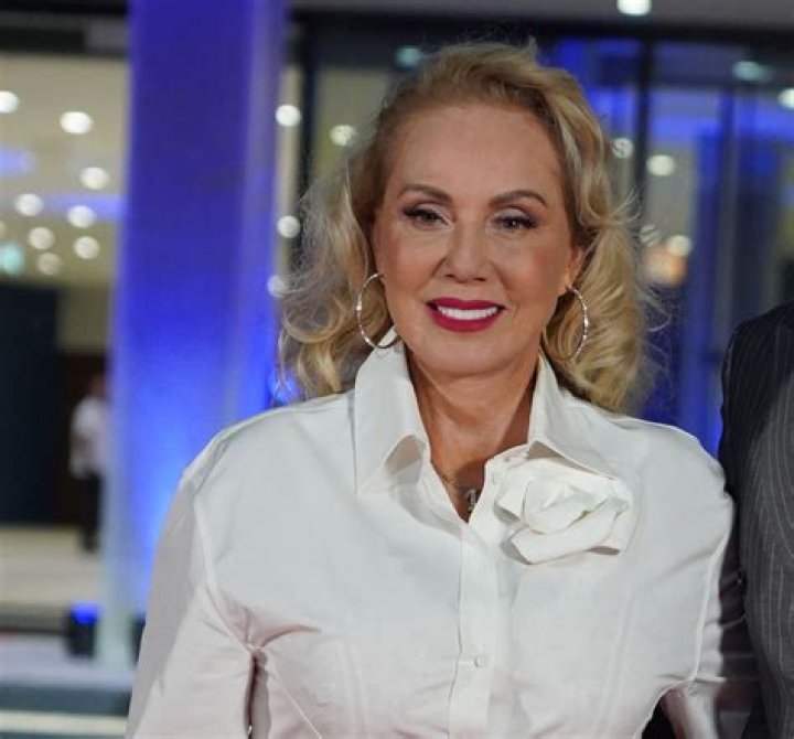 Lepa Brena biografía, edad, altura, esposa, net worth, familia