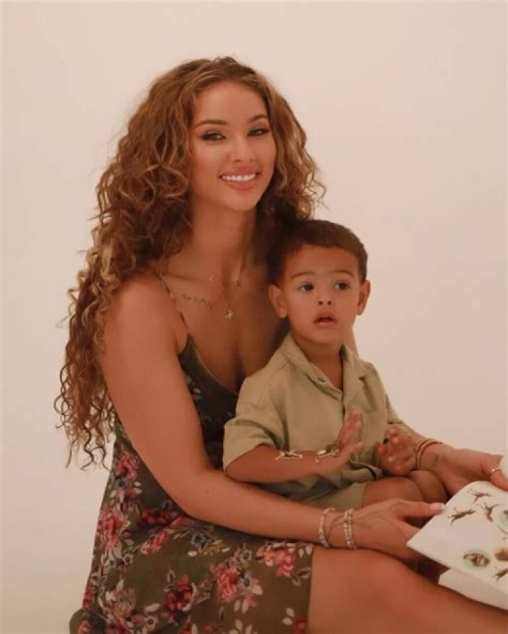 Lolo Biography, Age, Height, Husband, Net Worth, Family