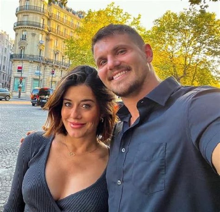 Manon Mathews Biography, Age, Height, Husband, Net Worth, Family