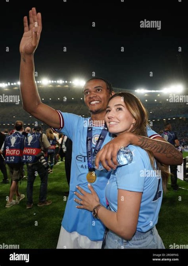 Manuel Akanji Biography, Age, Height, Wife, Net Worth, Family