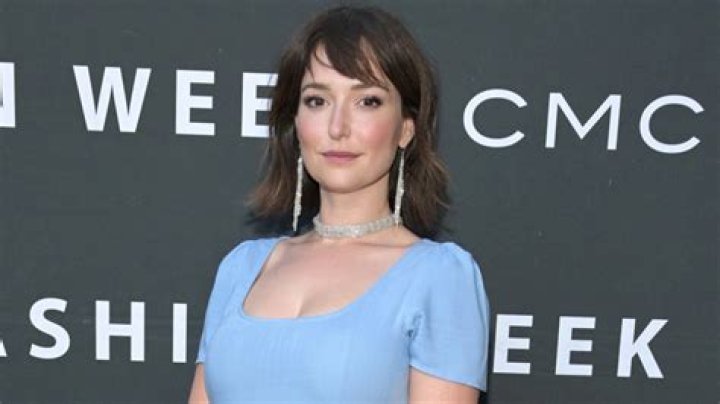 Milana Vayntrub Biography, Age, Height, Husband, Net Worth, Family