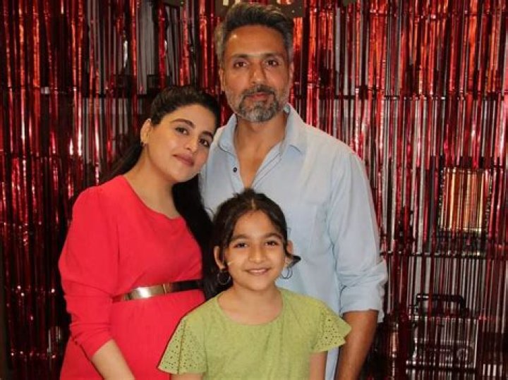 Mohammed Iqbal Khan Biography, Age, Height, Wife, Net Worth, Family