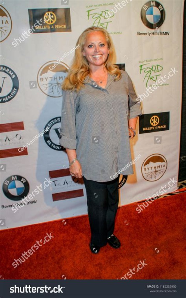 Monica Lee Bellais Biography, Age, Height, Husband, Net Worth, Family