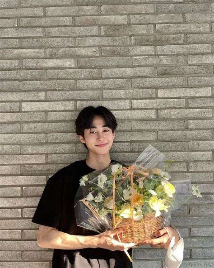 Park Ji-bin Biography, Age, Height, Wife, Net Worth, Family