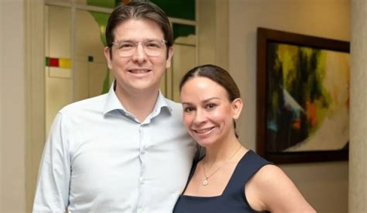 Pat Hingle biografía, edad, altura, esposo, net worth, familia