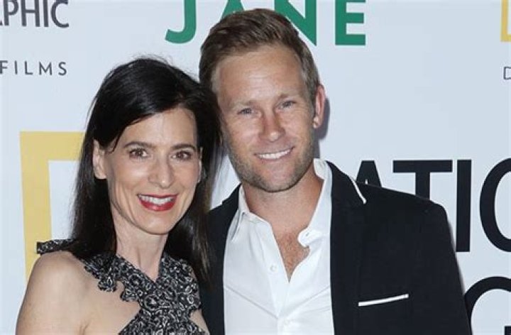 Perrey Reeves Biography, Age, Height, Husband, Net Worth, Family