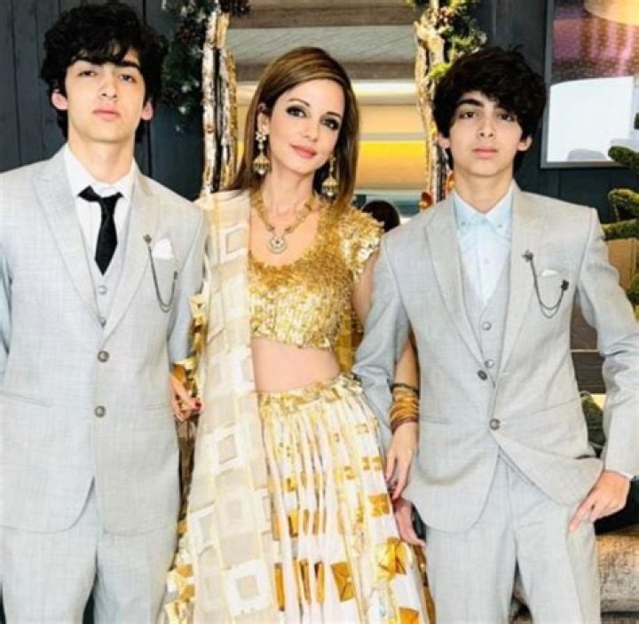 Rakesh Roshan Biography, Age, Height, Wife, Net Worth, Family