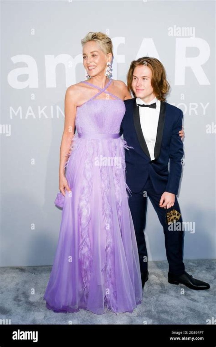 Roan Joseph Bronstein Biography, Age, Height, Wife, Net Worth, Family