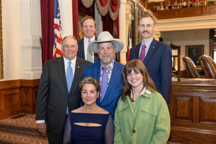 Robert Earl Keen Biography, Age, Height, Wife, Net Worth, Family