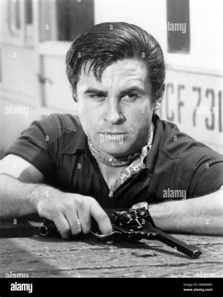 Rudy Solari Biography, Age, Height, Wife, Net Worth, Family