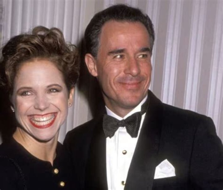 Samin Nosrat Biography, Age, Height, Husband, Net Worth, Family