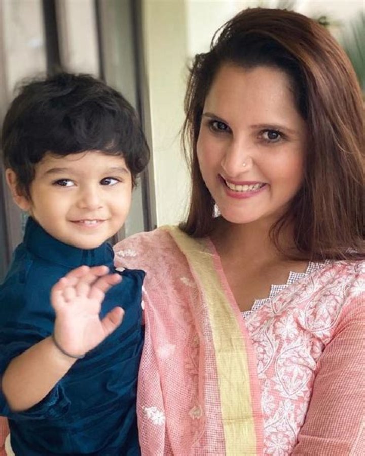 Sania Mirza Biography, Age, Height, Husband, Net Worth, Family
