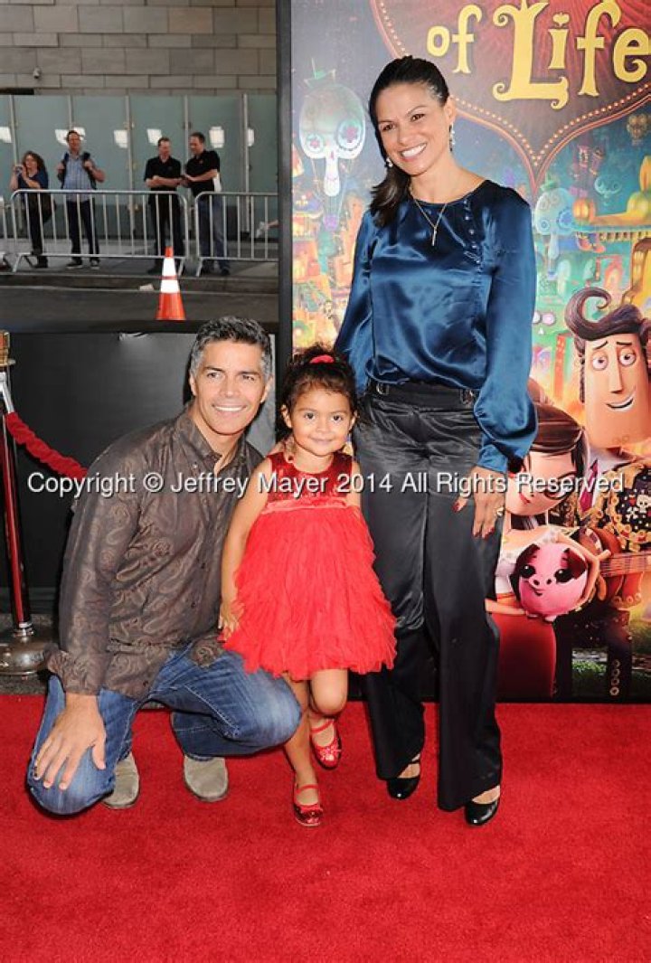 Santiago Morales Biography, Age, Height, Wife, Net Worth, Family