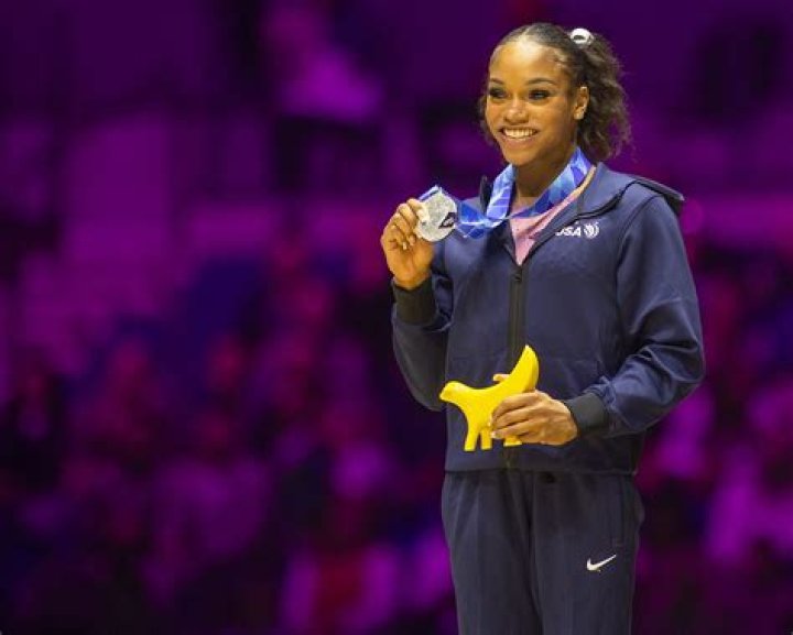 Shilese Jones Biography, Age, Height, Husband, Net Worth, Family