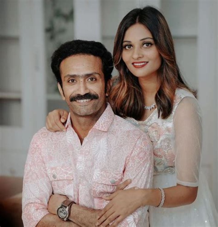 Shine Tom Chacko Biography, Age, Height, Wife, Net Worth, Family