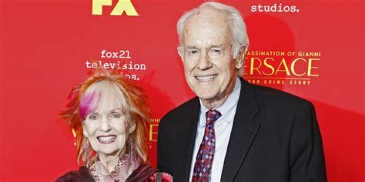 Smokey Fabares Biography, Age, Height, Husband, Net Worth, Family