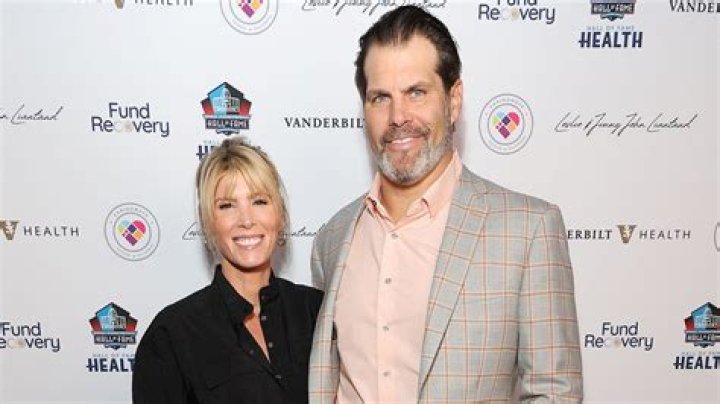 Steve Hutchinson Biography, Age, Height, Wife, Net Worth, Family