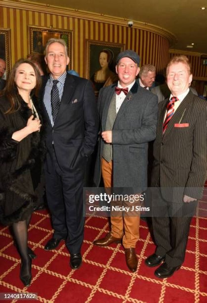 Thomas Mace-Archer-Mills Biography, Age, Height, Wife, Net Worth, Family