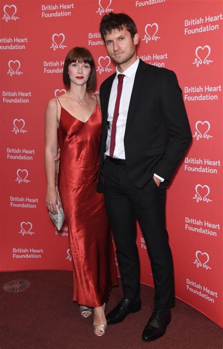 Tom Weston-Jones Biography, Age, Height, Wife, Net Worth, Family