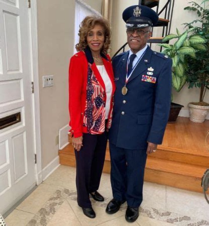 Toni Yates Biography, Age, Height, Husband, Net Worth, Family