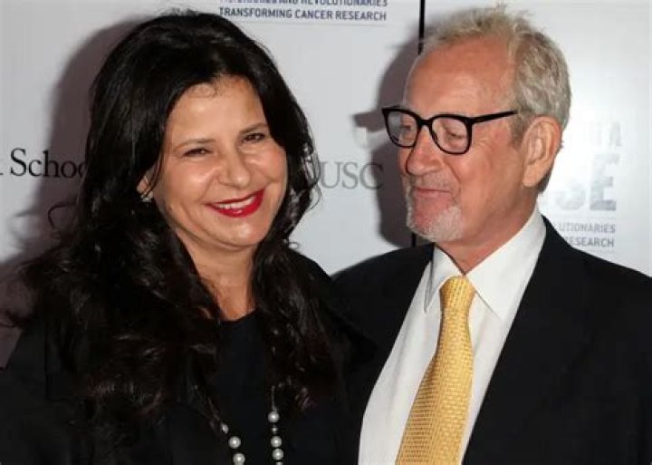 Tracey Ullman Biography, Age, Height, Husband, Net Worth, Family