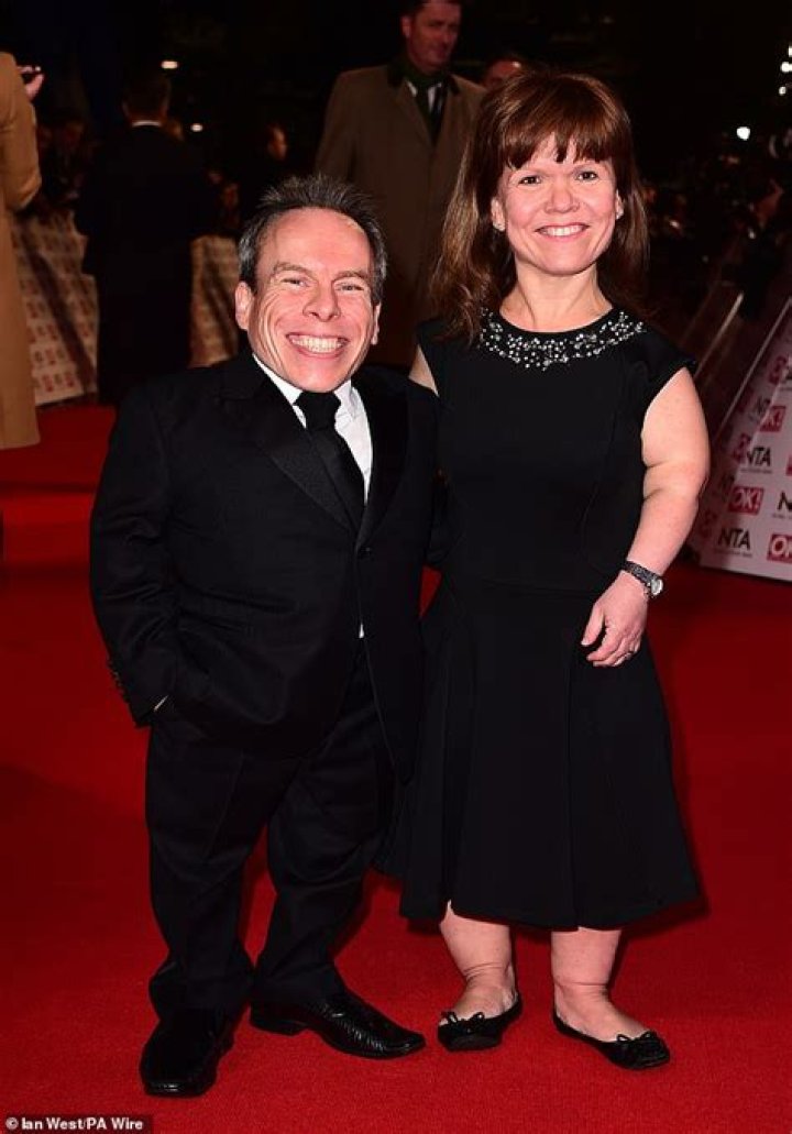 Warwick Davis Biography, Age, Height, Wife, Net Worth, Family