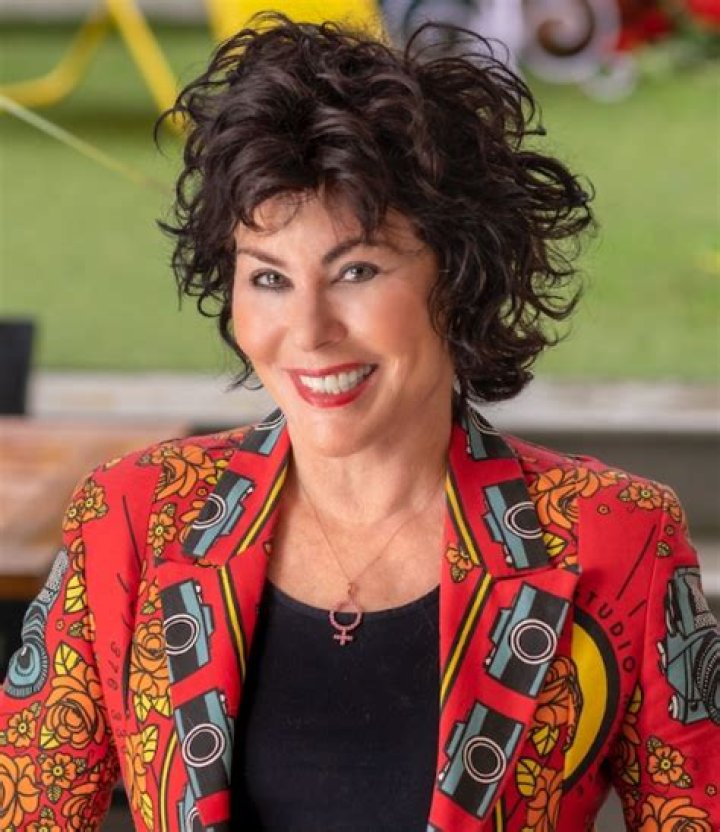 Wax Biography, Age, Height, Husband, Net Worth, Family