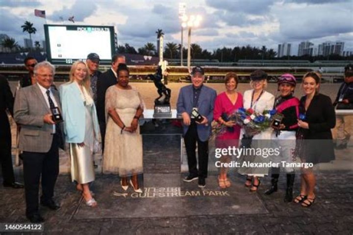 William I. Mott Biography, Age, Height, Wife, Net Worth, Family