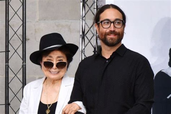 Yoko Ono Biography, Age, Height, Husband, Net Worth, Family